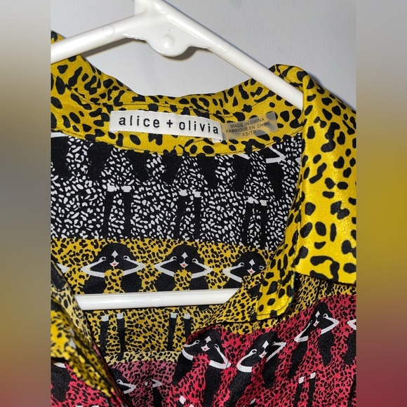 New! Alice + Olivia Willa Rainbow Stace Face 100% Silk Blouse 💜 💛 XS - Picture 14 of 16